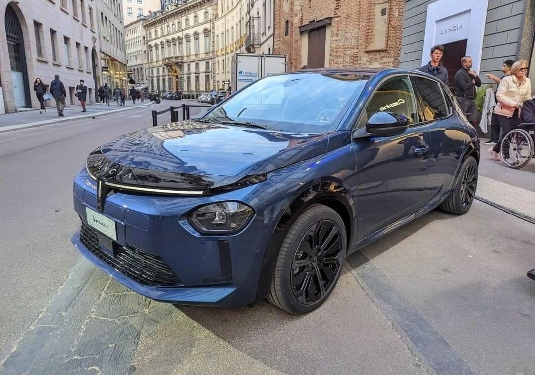 2024 Lancia Ypsilon Cassina BEV