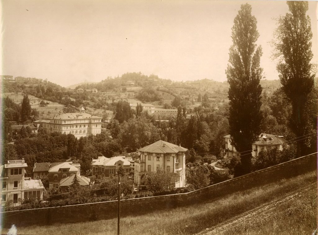 Torino- Panorama Della Collina Da Val Salice, Con Il Centro Incontri La Salle Sullo Sfondo; 27-05-1925; stampa al citrato; 167X226